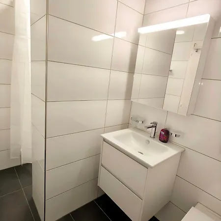Appartement 3-zimmer In Lage *